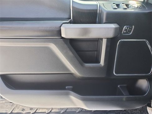 Used 2018 Ford F150 Platinum w/ Equipment Group 701A Luxury image 16