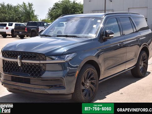 Certified 2025 Lincoln Navigator Reserve w/ Jet Appearance Package AWD/4WD image 1