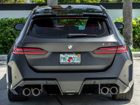 Used 2025 BMW M5 Touring image 6