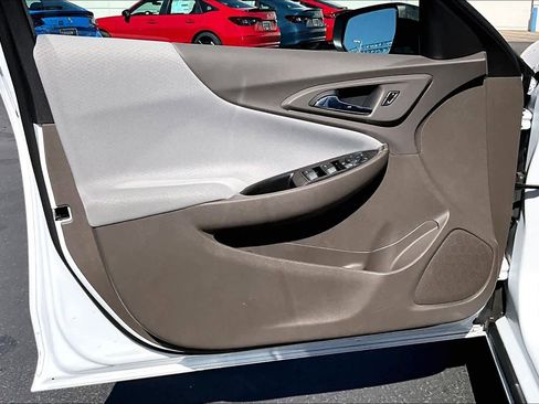 Used 2023 Chevrolet Malibu LS image 25