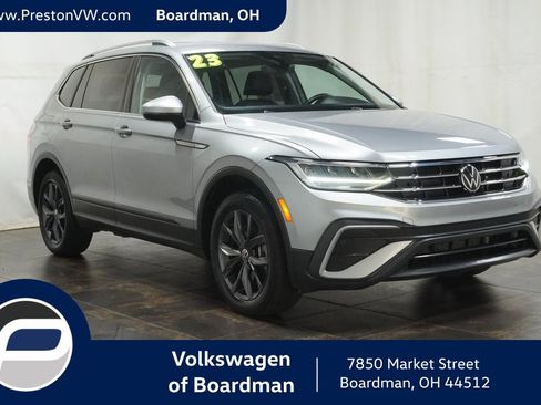Used 2023 Volkswagen Tiguan SE image 1