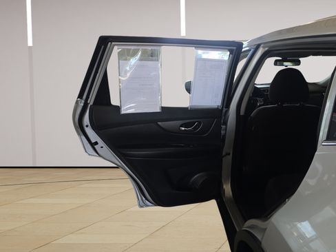 Used 2015 Nissan Rogue S AWD/4WD image 22