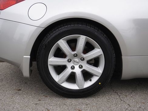 Used 2004 Nissan 350Z Enthusiast RWD image 12