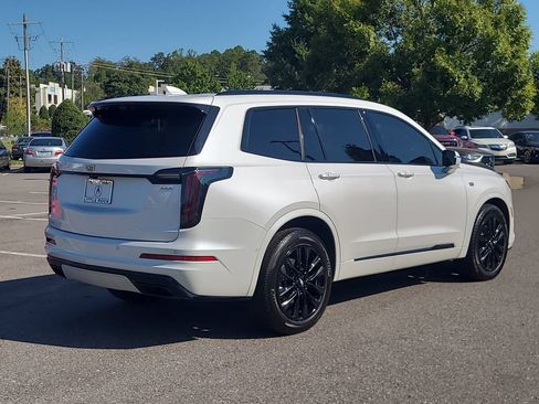 Used 2021 Cadillac XT6 Sport w/ LPO, ONYX Package AWD/4WD image 3