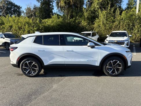 New 2026 Chevrolet Equinox EV LT image 2