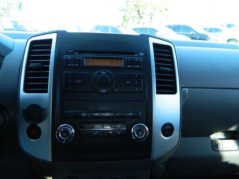 Used 2012 Nissan Frontier SV image 19
