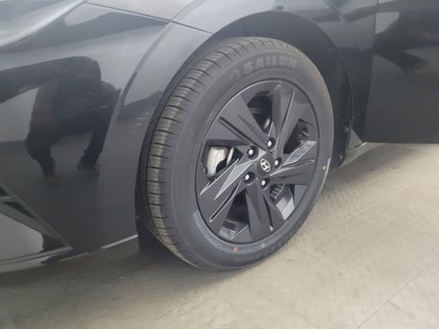 Used 2023 Hyundai Elantra SEL image 31