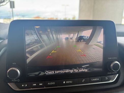 Used 2023 Nissan Rogue SV image 24