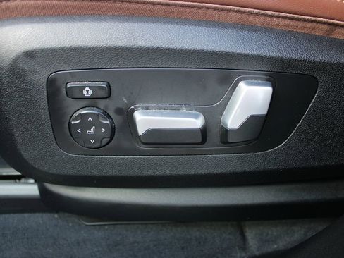 Used 2024 BMW X5 xDrive40i w/ M Sport Package image 27