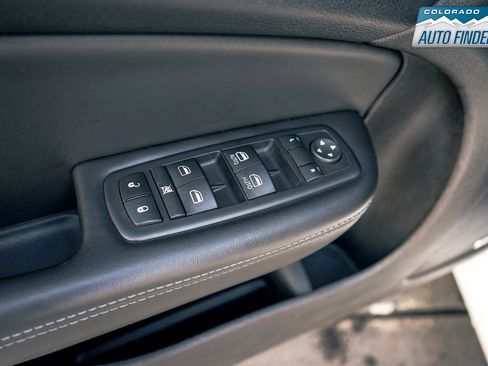 Used 2015 Chrysler 200 S w/ Navigation & Sound Group I image 10