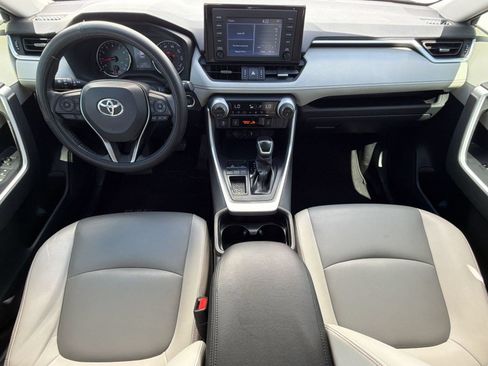 Used 2019 Toyota RAV4 XLE Premium w/ Cold Weather Package FWD image 16