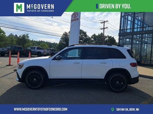 Used 2022 Mercedes-Benz GLB 250 4MATIC image 2