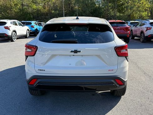 New 2026 Chevrolet Trax RS w/ Sunroof Package image 5