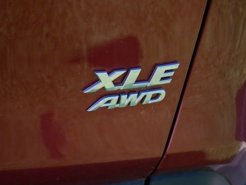 Certified 2020 Toyota RAV4 XLE Premium AWD/4WD image 8