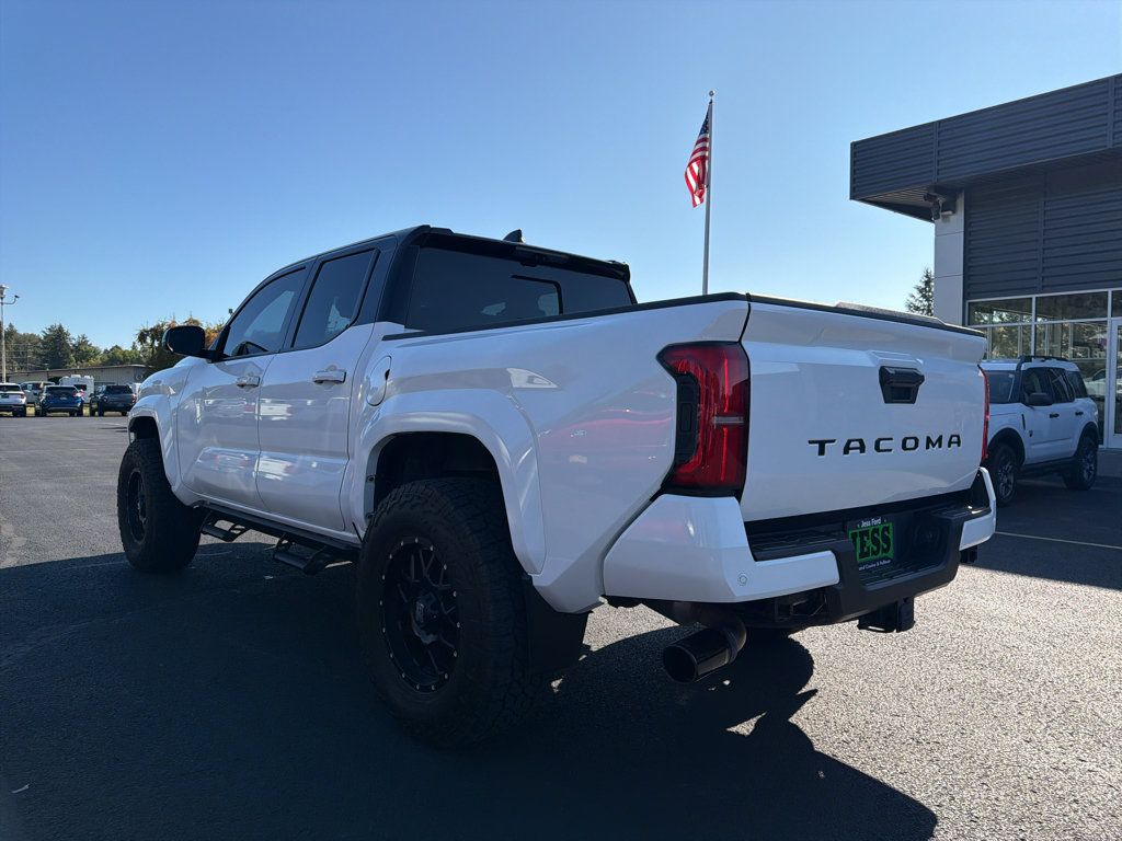 Used 2024 Toyota Tacoma TRD Sport w/ TRD Sport Premium Package AWD/4WD image 10