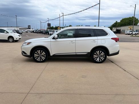Used 2019 Mitsubishi Outlander AWD image 6