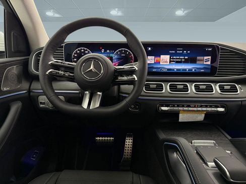 New 2026 Mercedes-Benz GLS 450 4MATIC image 25