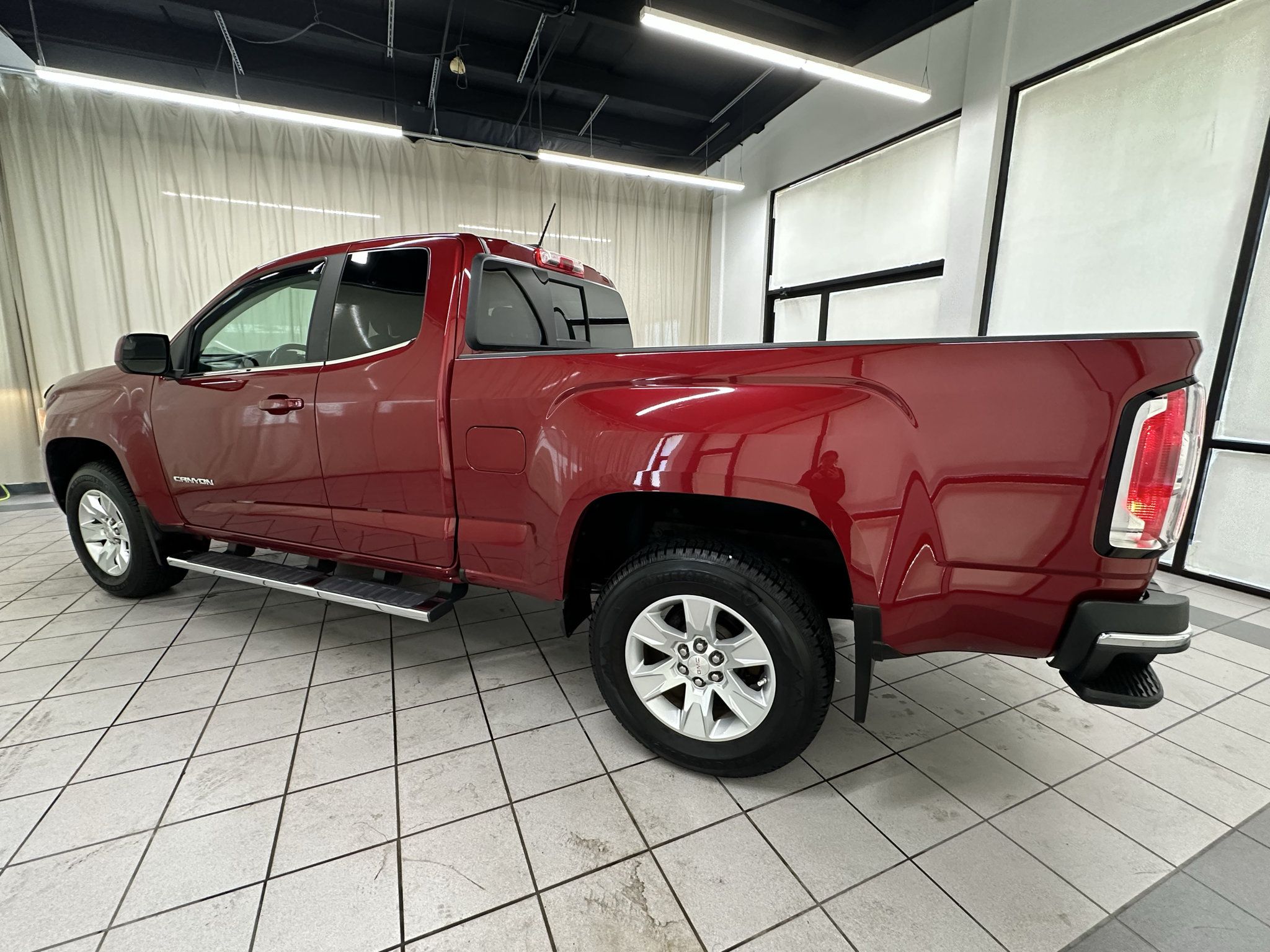 Used 2017 GMC Canyon SLE w/ SLE Convenience Package RWD image 6