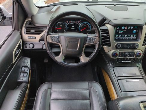 Used 2020 GMC Yukon XL Denali RWD image 16