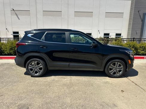 Used 2023 Kia Seltos S w/ Navigation Package FWD image 9