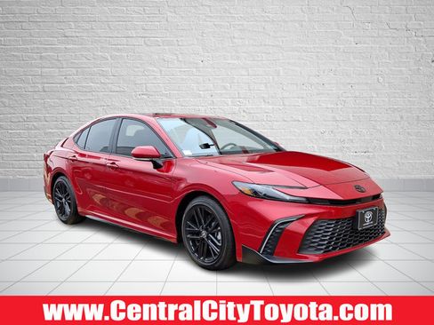 Certified 2026 Toyota Camry SE w/ Convenience Package FWD image 1