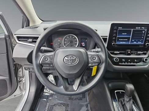 Used 2021 Toyota Corolla LE image 12