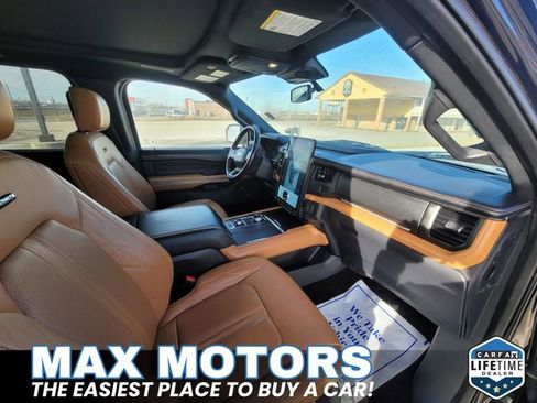 Certified 2022 Ford Expedition Platinum image 12
