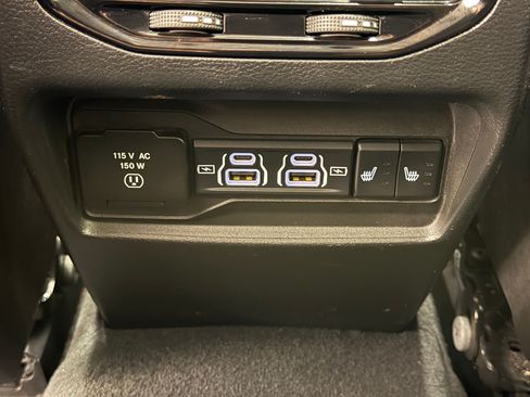 Used 2022 Jeep Grand Cherokee Limited w/ Luxury Tech Group II AWD/4WD image 30