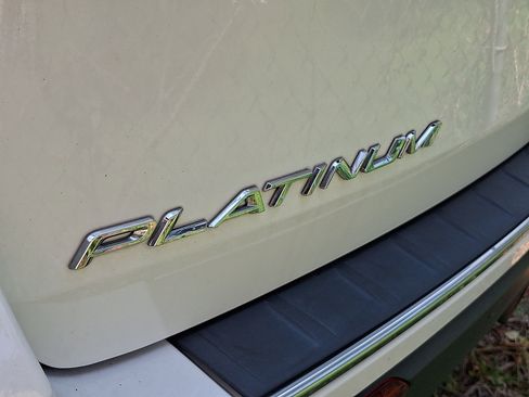 Used 2021 Ford Explorer Platinum w/ Equipment Group 601A AWD/4WD image 7