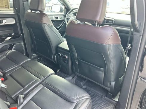 Used 2023 Ford Explorer Platinum w/ Class IV Trailer Tow Package image 25