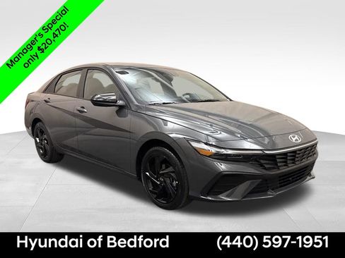 Used 2026 Hyundai Elantra Sport FWD image 3