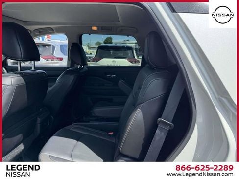Used 2023 Nissan Pathfinder SL w/ SL Premium Package AWD/4WD image 12