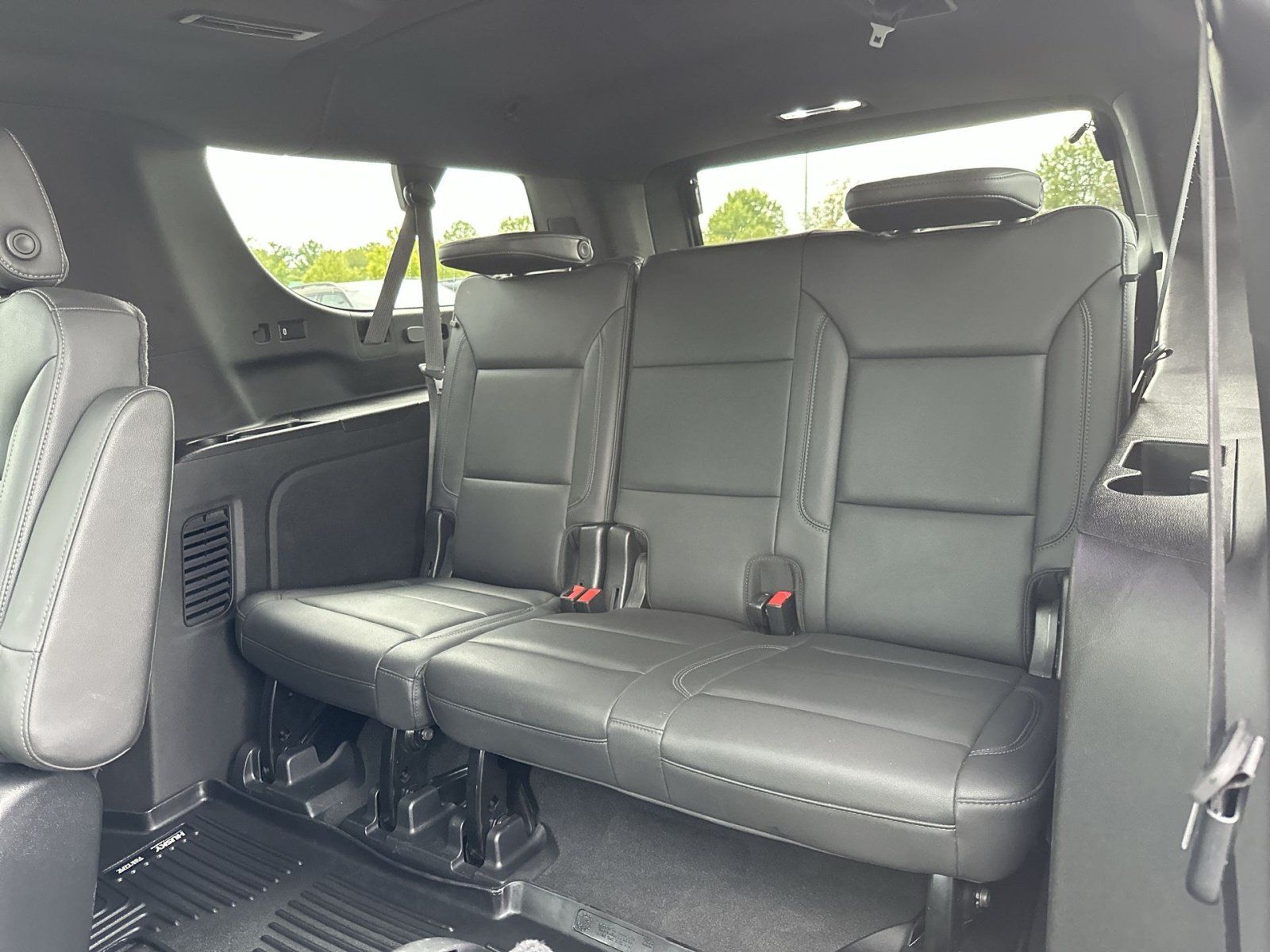 Used 2021 Chevrolet Suburban Z71 w/ Luxury Package AWD/4WD image 27