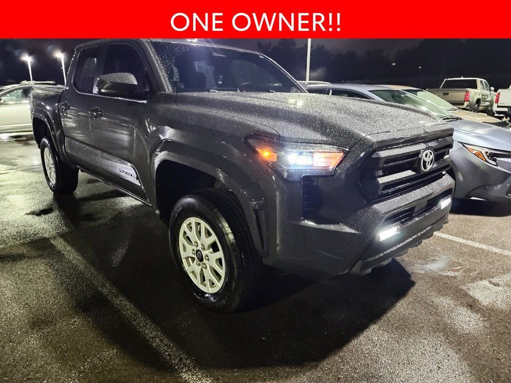 Used 2025 Toyota Tacoma SR5 AWD/4WD image 3