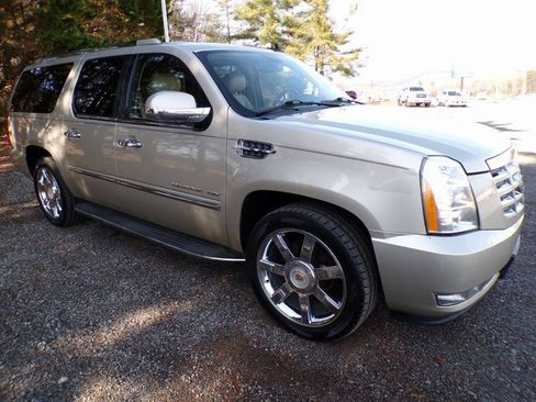 Used 2013 Cadillac Escalade ESV Luxury image 6