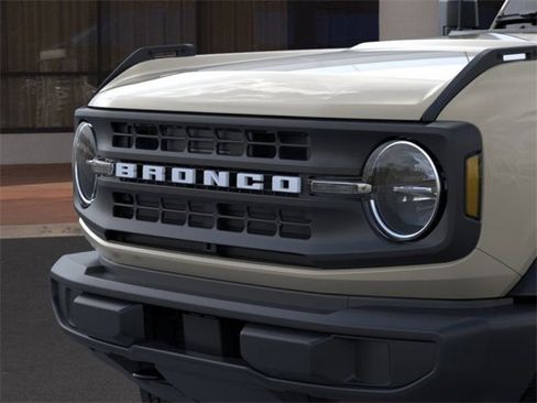 New 2025 Ford Bronco 4-Door image 19