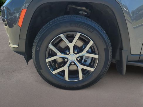 Used 2023 Jeep Grand Cherokee L Limited w/ Trailer Tow Group (B) AWD/4WD image 10