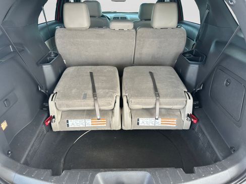 Used 2014 Ford Explorer XLT w/ Equipment Group 202A FWD image 18