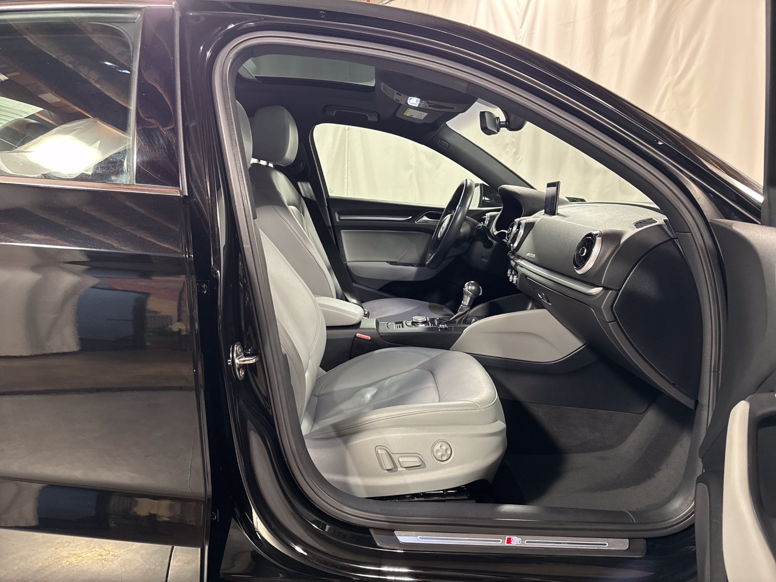 Used 2019 Audi A3 2.0T Premium Plus w/ Premium Plus Package FWD image 11