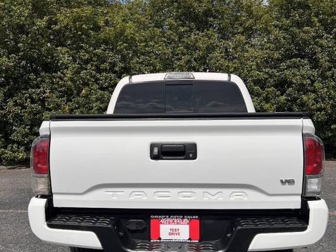 Used 2019 Toyota Tacoma TRD Sport RWD image 6