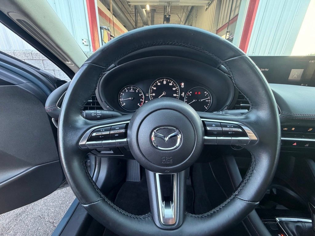 Used 2023 MAZDA MAZDA3 s FWD image 31