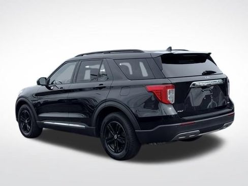 Used 2020 Ford Explorer XLT w/ Equipment Group 202A AWD/4WD image 9