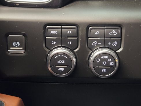 Used 2024 GMC Sierra 2500 Denali Ultimate image 21