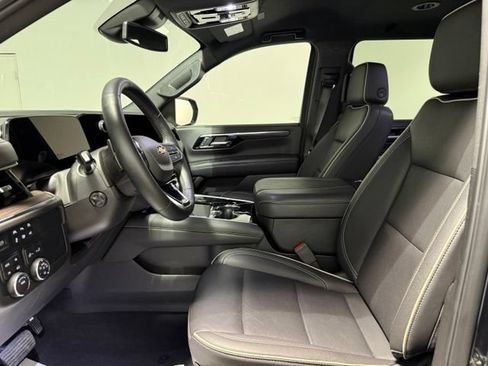 Certified 2026 Chevrolet Suburban Premier AWD/4WD image 16