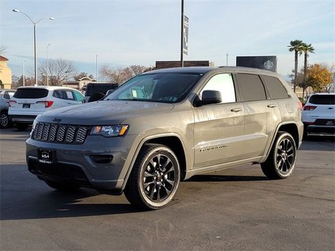 Used 2021 Jeep Grand Cherokee Laredo X image 9