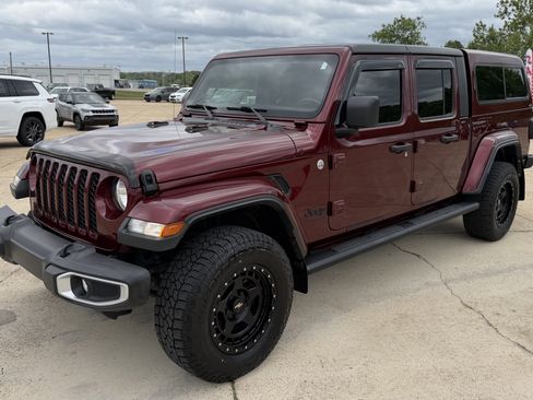 Used 2021 Jeep Gladiator Sport AWD/4WD image 2