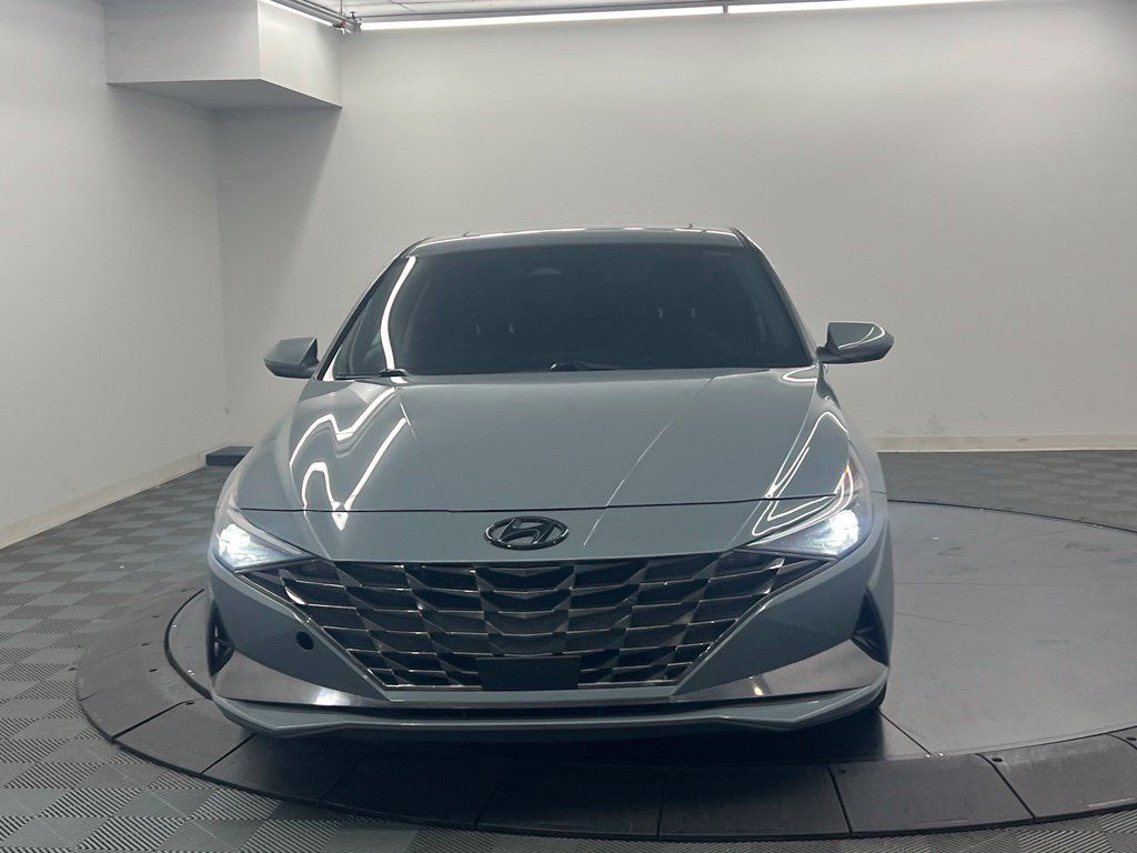 Used 2022 Hyundai Elantra Limited FWD image 6