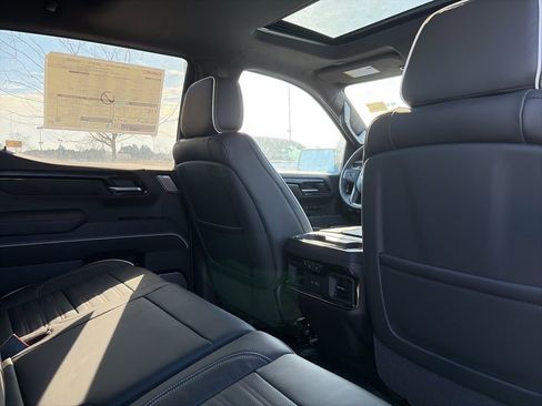 New 2026 GMC Sierra 1500 AT4X w/ LPO, Black Badging Package image 7