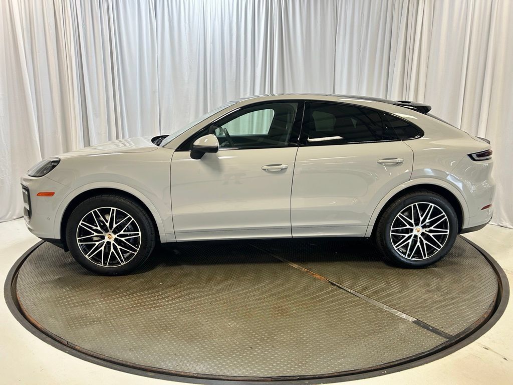 Used 2026 Porsche Cayenne Coupe AWD/4WD image 2