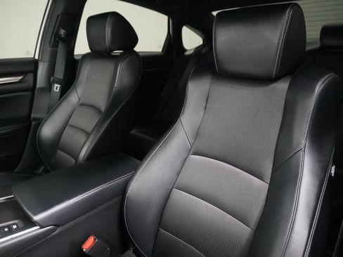 Used 2018 Honda Accord Sport image 10